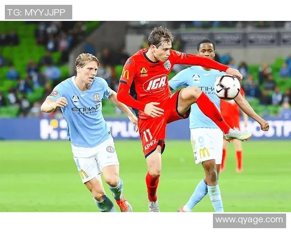 中央水手与新城堡联队的激烈对决展现足球魅力与团队精神 中央水手与新城堡联队的激烈对决展现足球魅力与团队精神